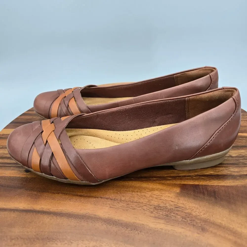 Clarks Flats Women's 8.5M Brown Leather Sara Clover Slip On Career Comfort Shoes
